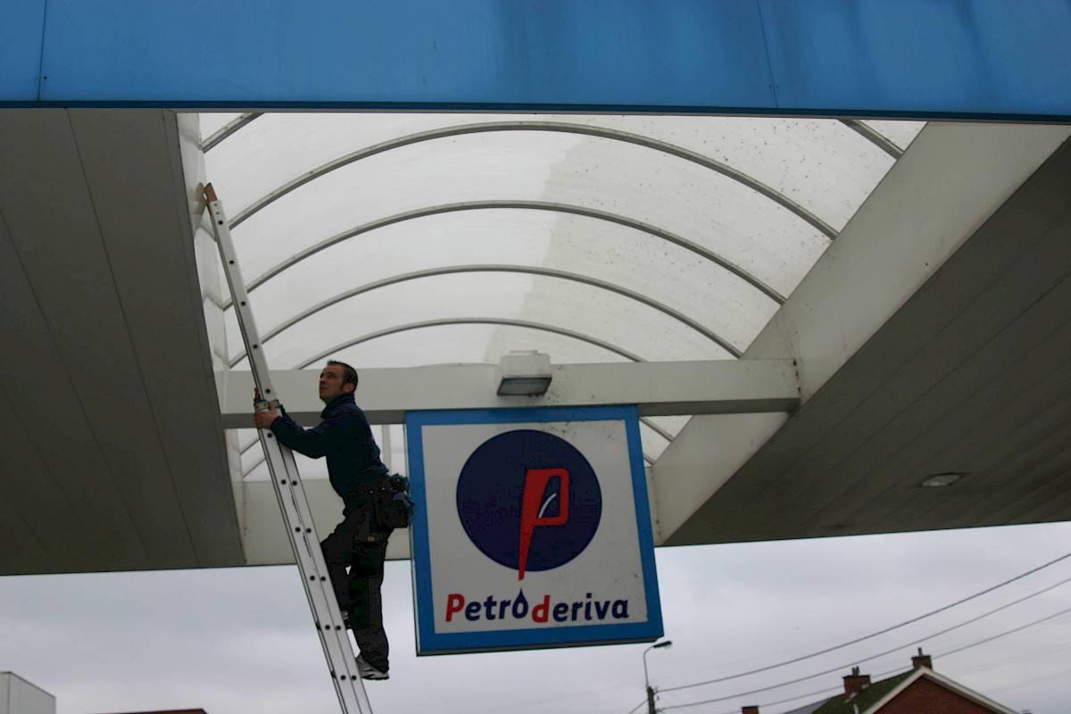 Afwassen veranda's - carports - reclameborden