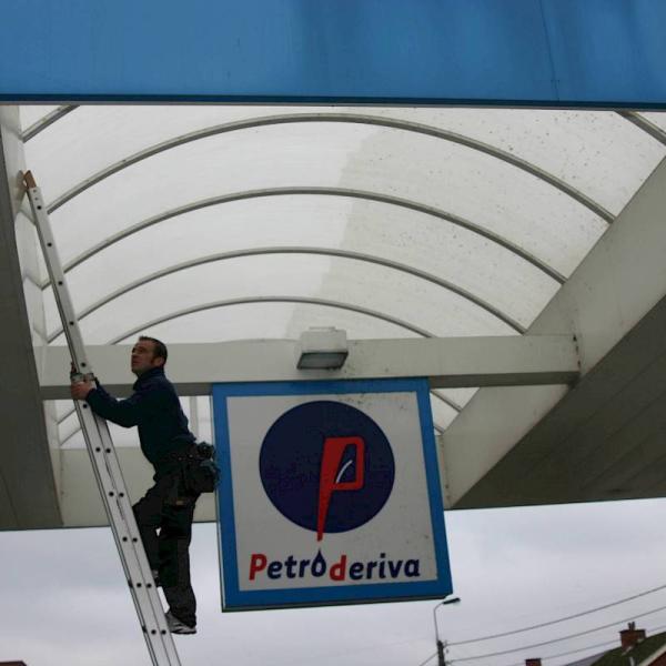 Afwassen veranda's - carports - reclameborden